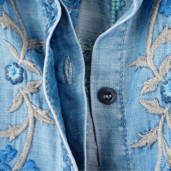 Driftwood Embroidered Top - Picture 9 of 13